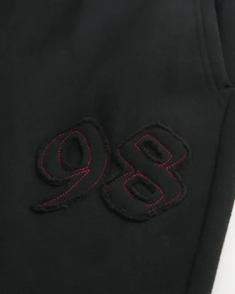 98 Spodnie dresowe z grafiką