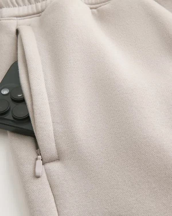 Bardzo luźne spodnie dresowe Bardzo luźne spodnie dresowe