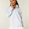 Bluza z kapturem Gilly Hicks z haftowaną kokardką i zamkiem 1/4 długości Bluza z kapturem Gilly Hicks z haftowaną kokardką i zamkiem 1/4 długości