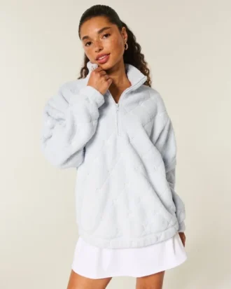 Bluza z kapturem Gilly Hicks z haftowaną kokardką i zamkiem 1/4 długości