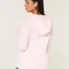 Bluza z kapturem i dekoltem w serek Bluza z kapturem i dekoltem w serek