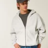 Bluza z kapturem i zamkiem błyskawicznym Bluza z kapturem i zamkiem błyskawicznym