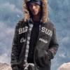 Bluza z kapturem i zamkiem błyskawicznym z grafiką Big Sur, wykończona sztucznym futerkiem Bluza z kapturem i zamkiem błyskawicznym z grafiką Big Sur, wykończona sztucznym futerkiem