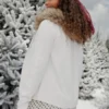 Bluza z kapturem i zamkiem błyskawicznym z logo i wykończeniem ze sztucznego futra Bluza z kapturem i zamkiem błyskawicznym z logo i wykończeniem ze sztucznego futra