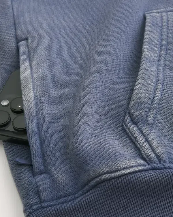 Bluza z kapturem o prostym kroju Bluza z kapturem o prostym kroju