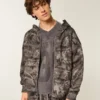 Bluza z kapturem z podszewką termiczną w kamuflażu Bluza z kapturem z podszewką termiczną w kamuflażu
