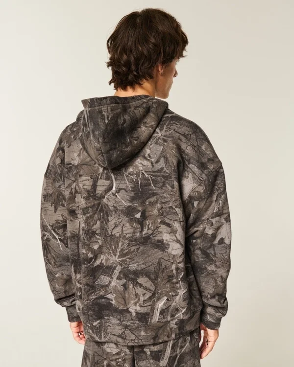 Bluza z kapturem z podszewką termiczną w kamuflażu Bluza z kapturem z podszewką termiczną w kamuflażu