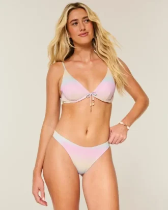 Błyszczące figi bikini z wysokim stanem