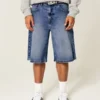 Ciemne, bardzo luźne szorty jeansowe Ciemne, bardzo luźne szorty jeansowe