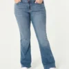 Dżinsy bootcut o średnim stanie i średnim odcieniu Dżinsy bootcut o średnim stanie i średnim odcieniu