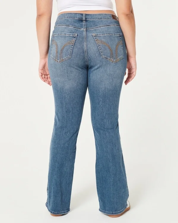Dżinsy bootcut o średnim stanie i średnim odcieniu Dżinsy bootcut o średnim stanie i średnim odcieniu