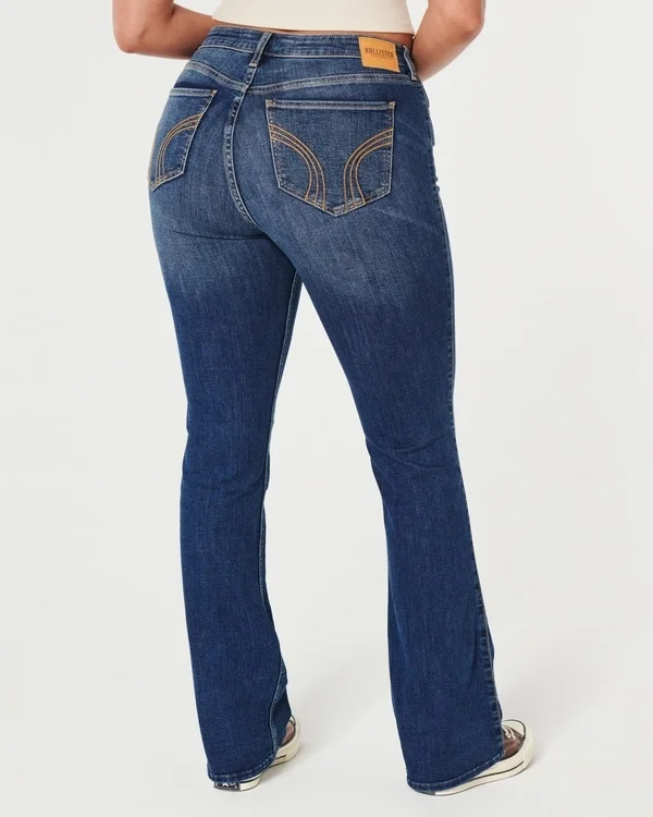 Dżinsy bootcut o średnim stanie i średnim odcieniu Dżinsy bootcut o średnim stanie i średnim odcieniu