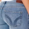 Dżinsy bootcut z niskim stanem i średnim wypraniem Dżinsy bootcut z niskim stanem i średnim wypraniem