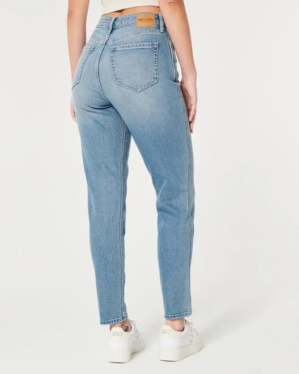 Dżinsy mom jeans o wysokim stanie i średnim odcieniu Dżinsy mom jeans o wysokim stanie i średnim odcieniu
