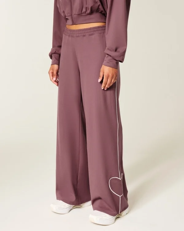 Gilly Hicks Active Recharge Baggy Pants z sercem na końcu nogawek Gilly Hicks Active Recharge Baggy Pants z sercem na końcu nogawek