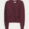 Hollister Wygodny kardigan z kieszeniami w kształcie łuku Hollister Wygodny kardigan z kieszeniami w kształcie łuku