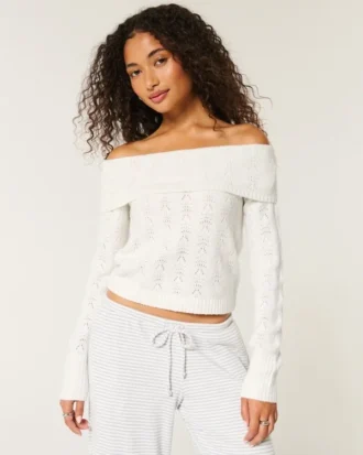 Hollister Wygodny sweter z odkrytymi ramionami i ściegiem chmurkowym Hollister Wygodny sweter z odkrytymi ramionami i ściegiem chmurkowym