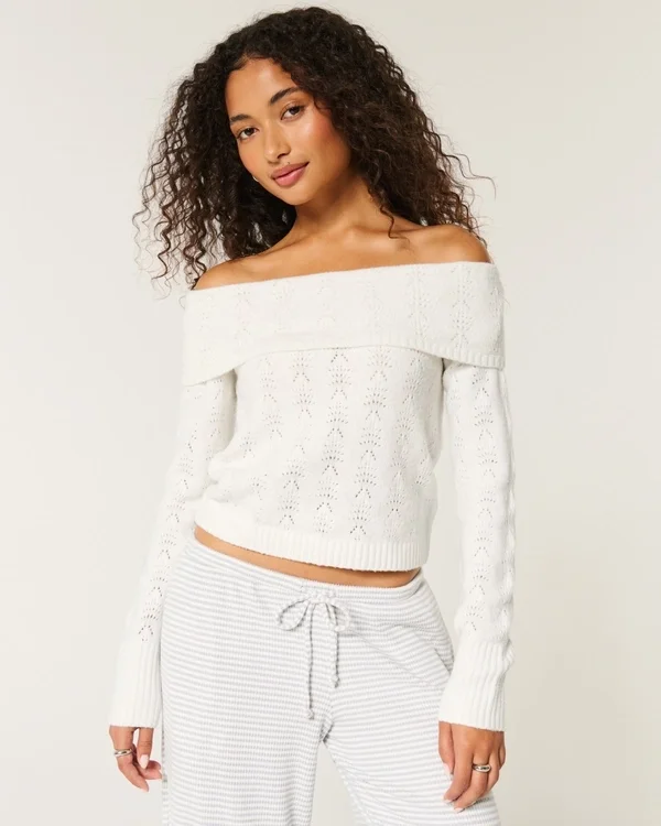 Hollister Wygodny sweter z odkrytymi ramionami i ściegiem chmurkowym Hollister Wygodny sweter z odkrytymi ramionami i ściegiem chmurkowym