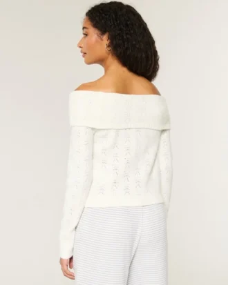 Hollister Wygodny sweter z odkrytymi ramionami i ściegiem chmurkowym Hollister Wygodny sweter z odkrytymi ramionami i ściegiem chmurkowym