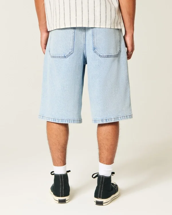 Jasne, bardzo luźne szorty jeansowe Jasne, bardzo luźne szorty jeansowe