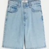 Jasne, bardzo luźne szorty jeansowe Jasne, bardzo luźne szorty jeansowe