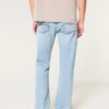Jasne dżinsy typu bootcut Jasne dżinsy typu bootcut