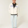 Jasne jeansy skinny o sportowym kroju Jasne jeansy skinny o sportowym kroju