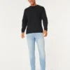 Jasne jeansy skinny o sportowym kroju Jasne jeansy skinny o sportowym kroju