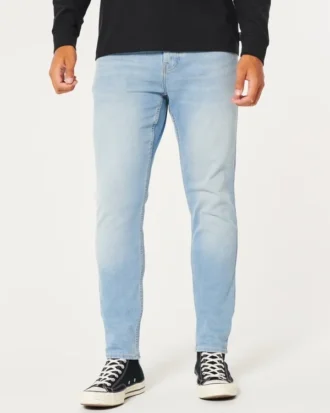 Jasne jeansy skinny o sportowym kroju