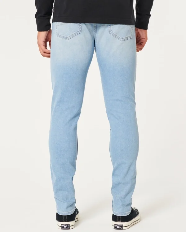 Jasne jeansy skinny o sportowym kroju Jasne jeansy skinny o sportowym kroju