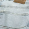 Jasne jeansy skinny o sportowym kroju Jasne jeansy skinny o sportowym kroju