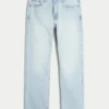 Jasne jeansy z prostymi nogawkami Jasne jeansy z prostymi nogawkami