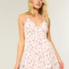 Kombinezon babydoll z odkrytymi plecami Kombinezon babydoll z odkrytymi plecami