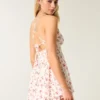 Kombinezon babydoll z odkrytymi plecami Kombinezon babydoll z odkrytymi plecami
