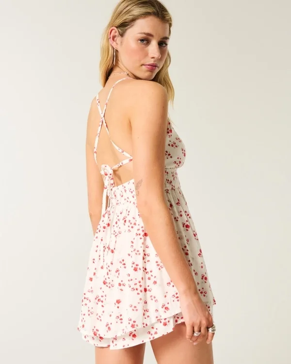 Kombinezon babydoll z odkrytymi plecami Kombinezon babydoll z odkrytymi plecami