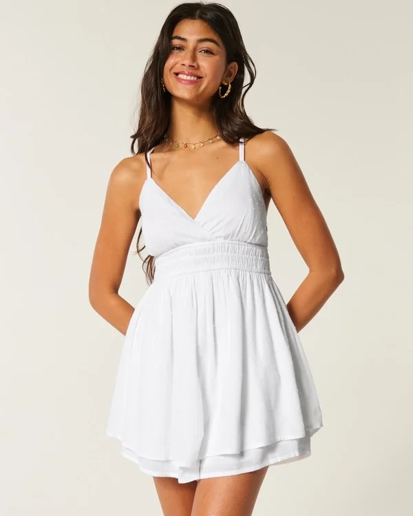 Kombinezon babydoll z odkrytymi plecami Kombinezon babydoll z odkrytymi plecami