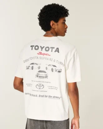 Koszulka z nadrukiem Toyota Supra, o prostym kroju i grubej dzianinie