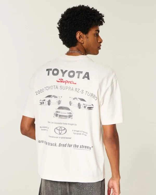 Koszulka z nadrukiem Toyota Supra, o prostym kroju i grubej dzianinie Koszulka z nadrukiem Toyota Supra, o prostym kroju i grubej dzianinie