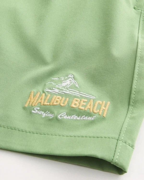 Kąpielówki z nadrukiem Malibu Beach, sięgające do połowy uda Kąpielówki z nadrukiem Malibu Beach, sięgające do połowy uda