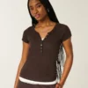 Krótki rękaw Y2K Henley Krótki rękaw Y2K Henley