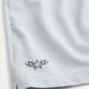 Krótkie spodenki sportowe z logo na połowie uda Krótkie spodenki sportowe z logo na połowie uda
