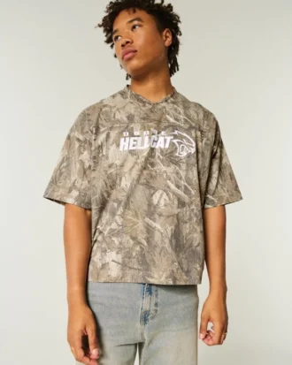 Luźna, gruba koszulka z nadrukiem Dodge Graphic Camo