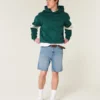Luźne szorty jeansowe powyżej kolan Luźne szorty jeansowe powyżej kolan