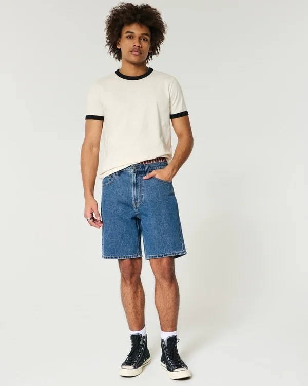 Luźne szorty jeansowe powyżej kolan Luźne szorty jeansowe powyżej kolan