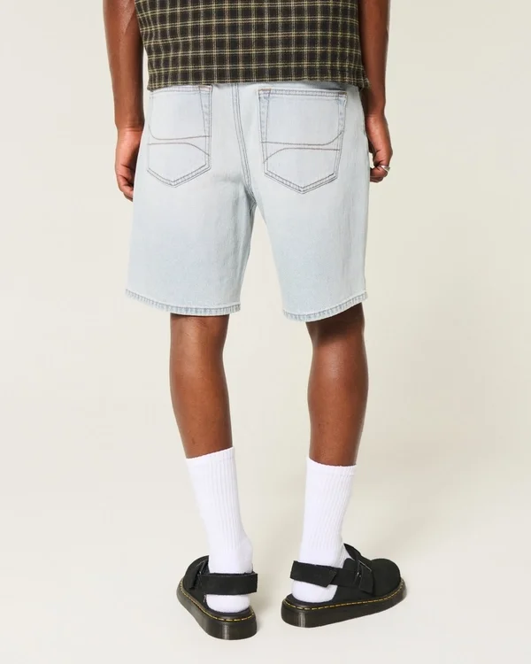 Luźne szorty jeansowe powyżej kolan Luźne szorty jeansowe powyżej kolan
