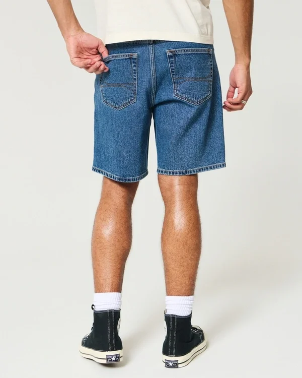 Luźne szorty jeansowe powyżej kolan Luźne szorty jeansowe powyżej kolan