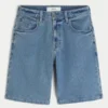 Luźne szorty jeansowe z haftowanym logo Luźne szorty jeansowe z haftowanym logo