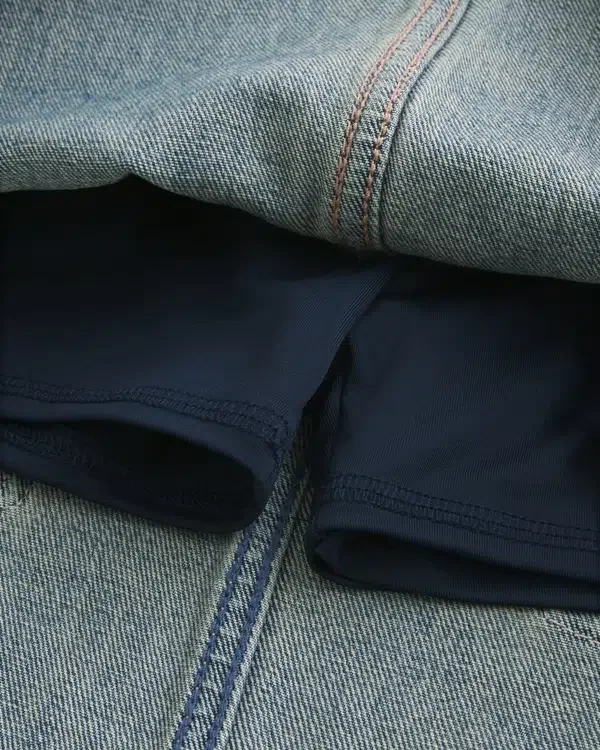 Mini spódniczka jeansowa z haftem, średnio prana Mini spódniczka jeansowa z haftem, średnio prana