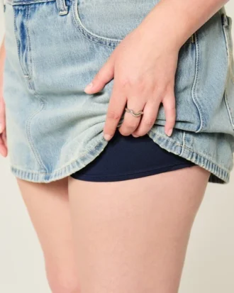 Mini spódniczka jeansowa z niskim stanem Mini spódniczka jeansowa z niskim stanem