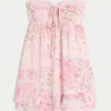 Mini sukienka babydoll bez ramiączek z falbanami Mini sukienka babydoll bez ramiączek z falbanami